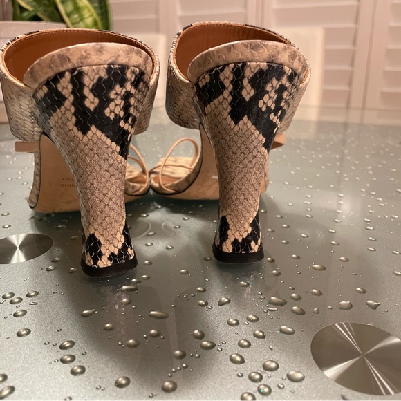 Paris Texas Leather Animal Print Slides
Size: 6 | IT 36 - Picture 3 of 5